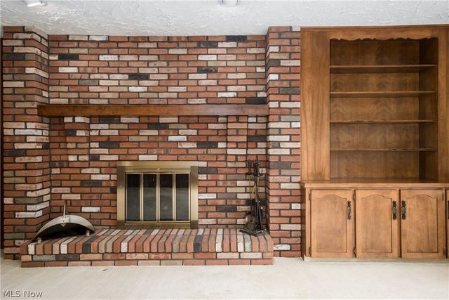 407 Eastbury Avenue NE, North Canton, OH 44720