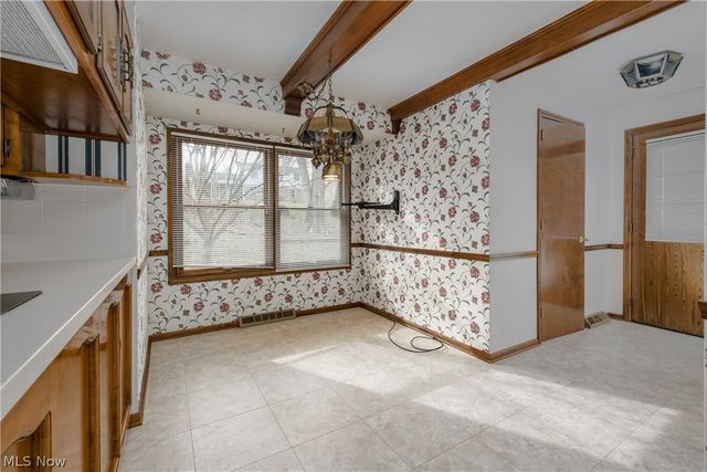 407 Eastbury Avenue NE, North Canton, OH 44720