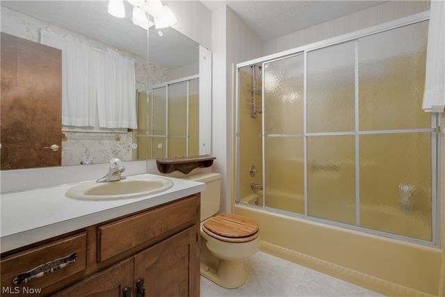 407 Eastbury Avenue NE, North Canton, OH 44720