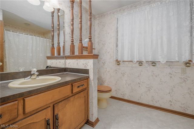 407 Eastbury Avenue NE, North Canton, OH 44720