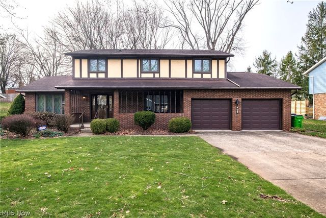 407 Eastbury Avenue NE, North Canton, OH 44720