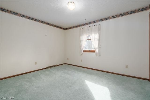 407 Eastbury Avenue NE, North Canton, OH 44720