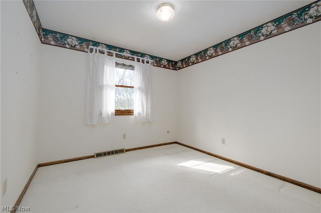 407 Eastbury Avenue NE, North Canton, OH 44720