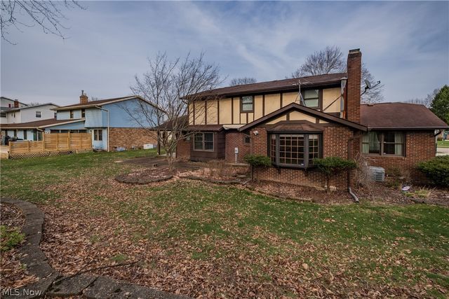 407 Eastbury Avenue NE, North Canton, OH 44720