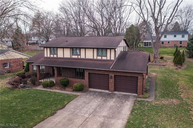 407 Eastbury Avenue NE, North Canton, OH 44720