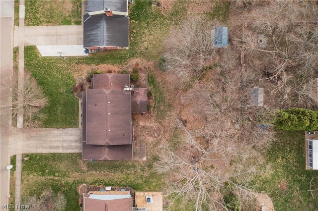 407 Eastbury Avenue NE, North Canton, OH 44720