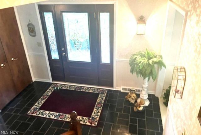 407 Eastbury Avenue NE, North Canton, OH 44720