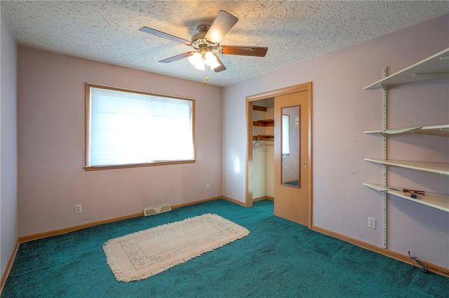 6509 Twin Oaks Drive, Kansas City, MO 64151