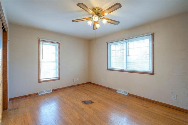 6509 Twin Oaks Drive, Kansas City, MO 64151