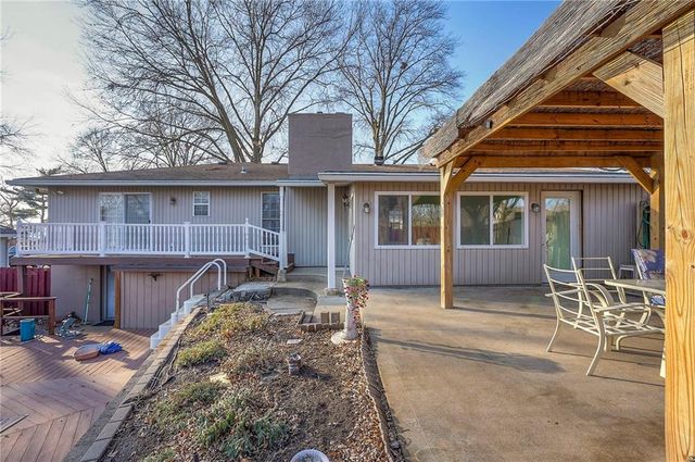 6509 Twin Oaks Drive, Kansas City, MO 64151