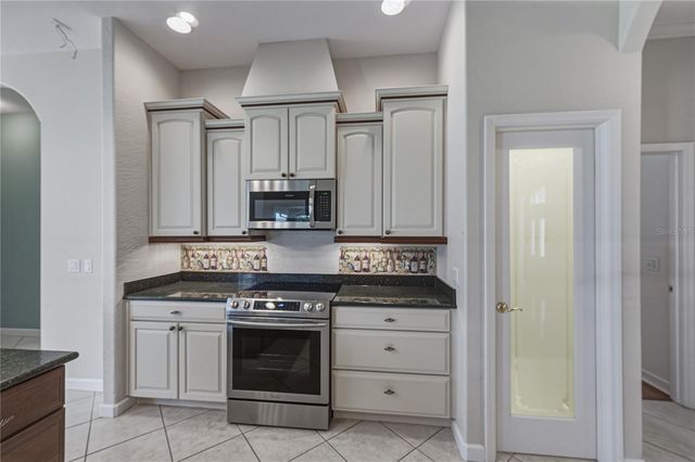 1814 SANDHILL LANE, Winter Haven, FL 33884