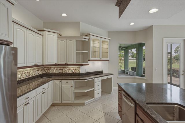 1814 SANDHILL LANE, Winter Haven, FL 33884