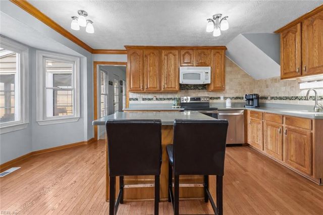 204 Harlan DR, Yorktown, VA 23692