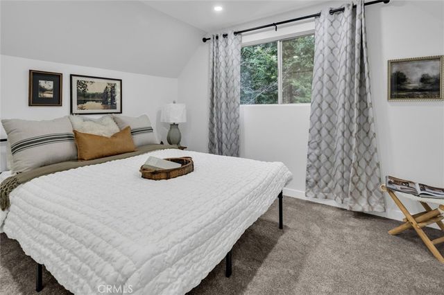 377 Hillside, Lake Arrowhead, CA 92352