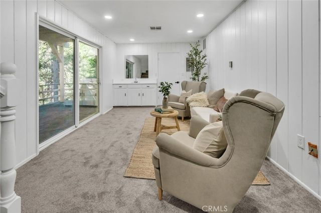 377 Hillside, Lake Arrowhead, CA 92352
