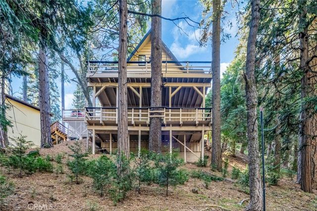 377 Hillside, Lake Arrowhead, CA 92352