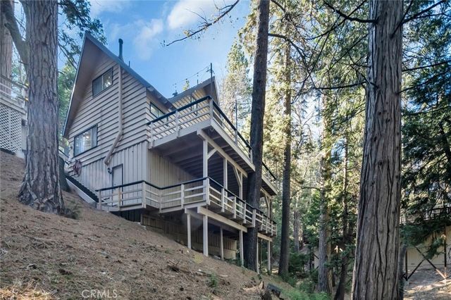377 Hillside, Lake Arrowhead, CA 92352