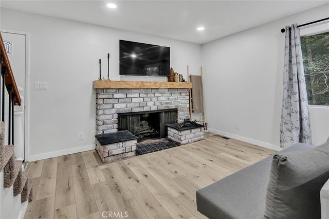 377 Hillside, Lake Arrowhead, CA 92352