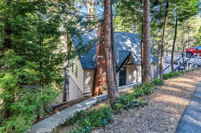 377 Hillside, Lake Arrowhead, CA 92352