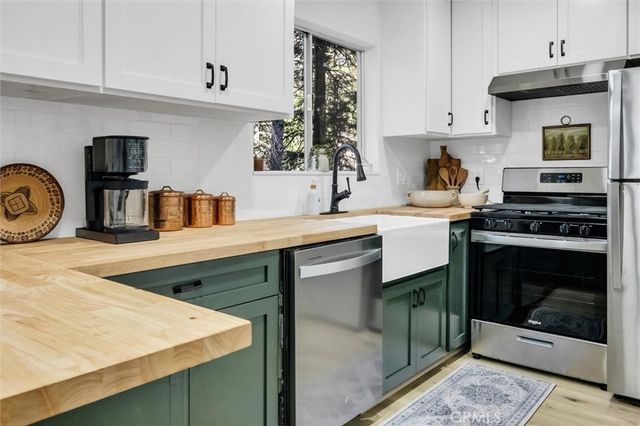 377 Hillside, Lake Arrowhead, CA 92352