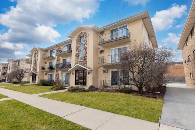 8830 Mobile Avenue 201, Oak Lawn, IL 60453