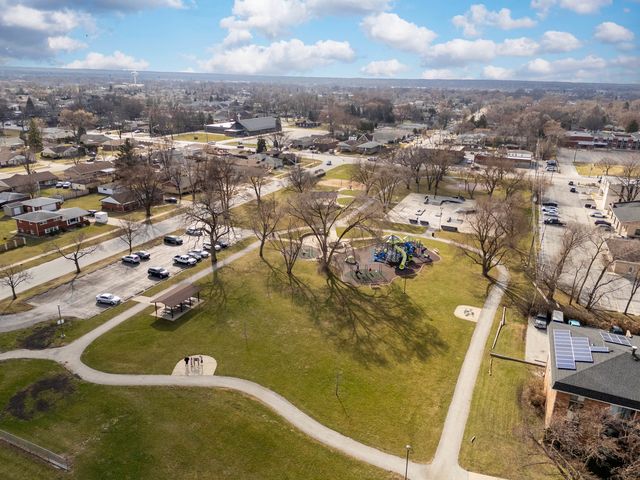 8830 Mobile Avenue 201, Oak Lawn, IL 60453