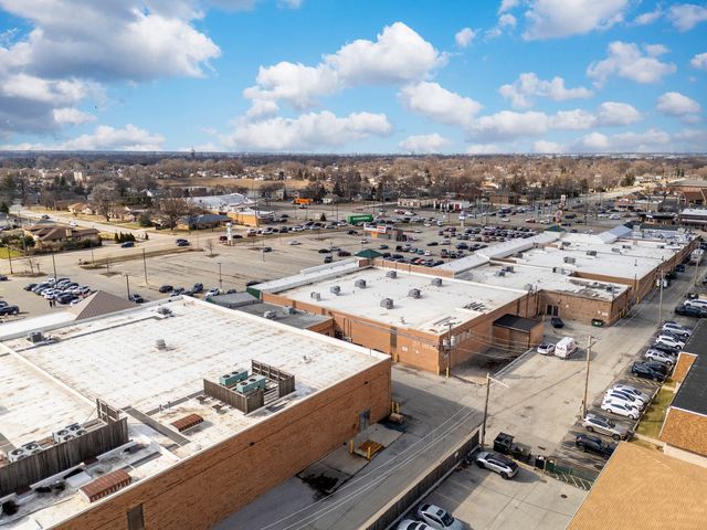 8830 Mobile Avenue 201, Oak Lawn, IL 60453