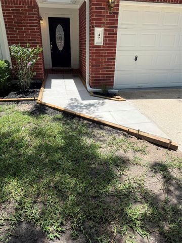 47 Hidden Meadow Drive, The Woodlands, TX 77382