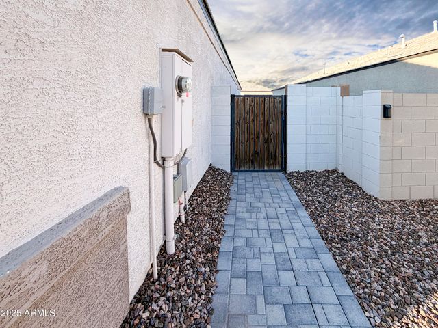 8442 W MILLERTON Way, Florence, AZ 85132