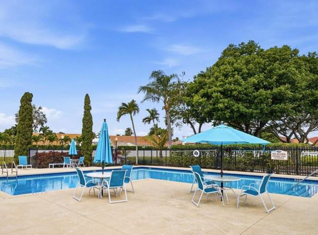 9982 NW 6th Court, Plantation, FL 33324