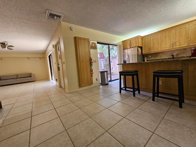 9982 NW 6th Court, Plantation, FL 33324