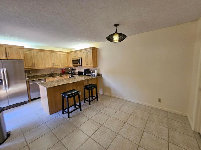 9982 NW 6th Court, Plantation, FL 33324