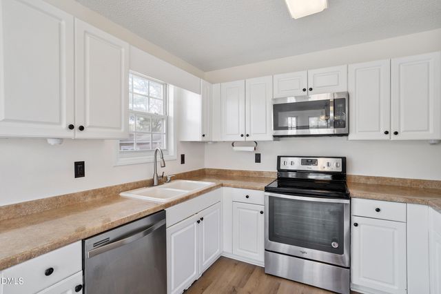 2844 Glastonbury Road, Apex, NC 27539