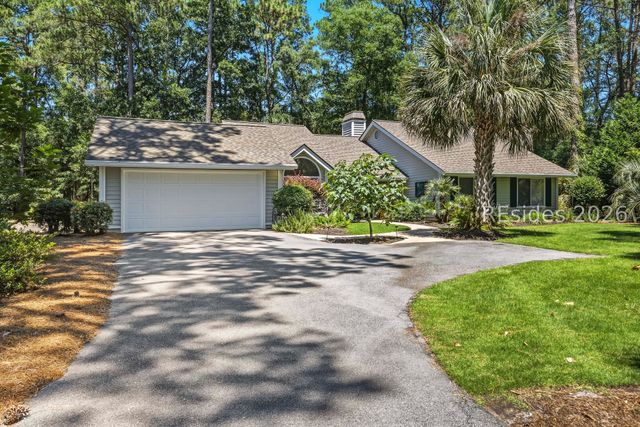 8 Hickory Knoll Pl, Hilton Head Island, SC 29926
