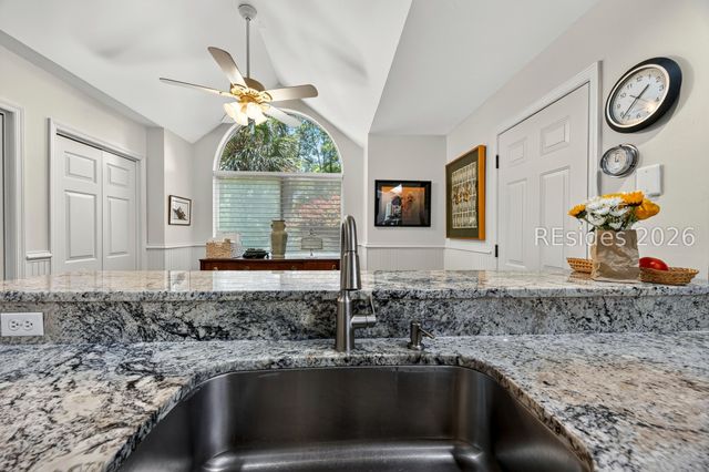 8 Hickory Knoll Pl, Hilton Head Island, SC 29926