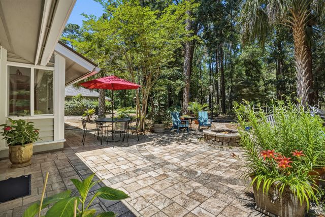 8 Hickory Knoll Pl, Hilton Head Island, SC 29926