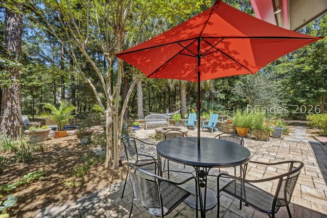 8 Hickory Knoll Pl, Hilton Head Island, SC 29926