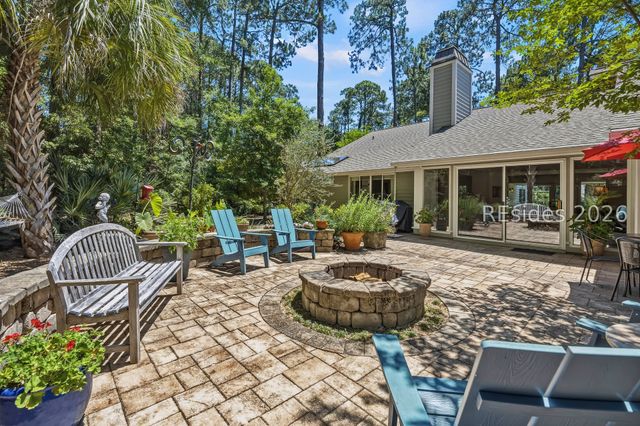8 Hickory Knoll Pl, Hilton Head Island, SC 29926