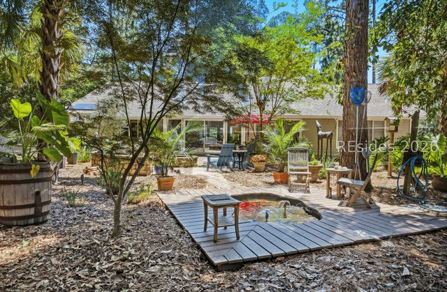 8 Hickory Knoll Pl, Hilton Head Island, SC 29926