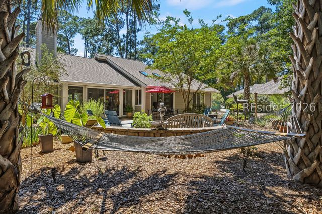 8 Hickory Knoll Pl, Hilton Head Island, SC 29926