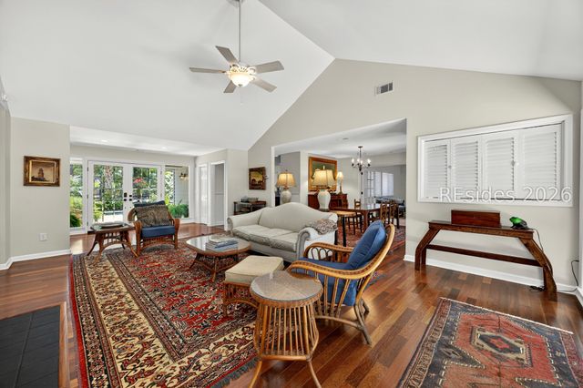 8 Hickory Knoll Pl, Hilton Head Island, SC 29926