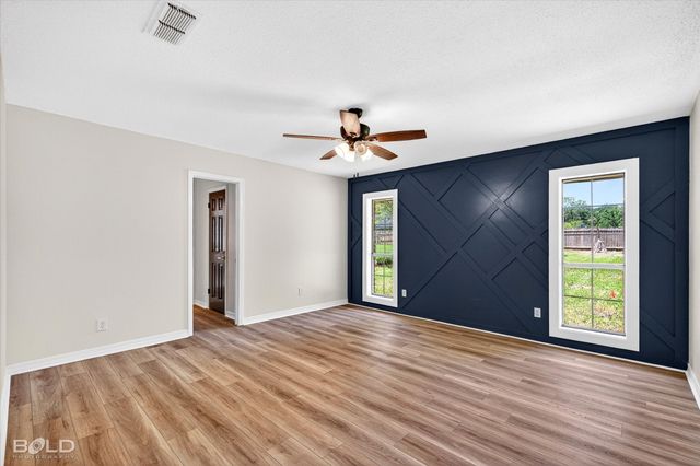 92 S Meadow Lane, Haughton, LA 71037