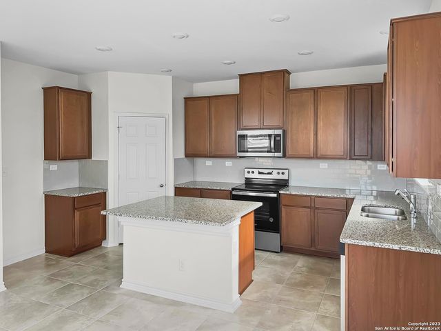 359 Blacktail Dr, New Braunfels, TX 78130