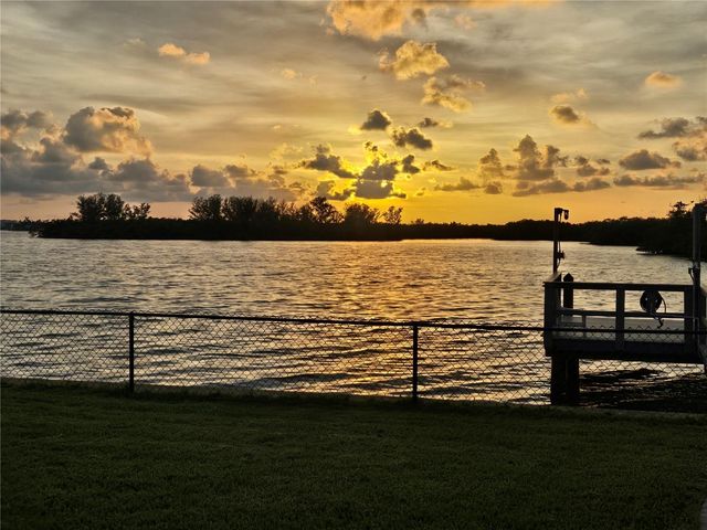 5694 OAKHURST DRIVE, Seminole, FL 33772