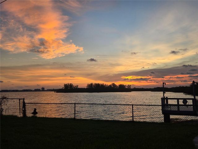 5694 OAKHURST DRIVE, Seminole, FL 33772