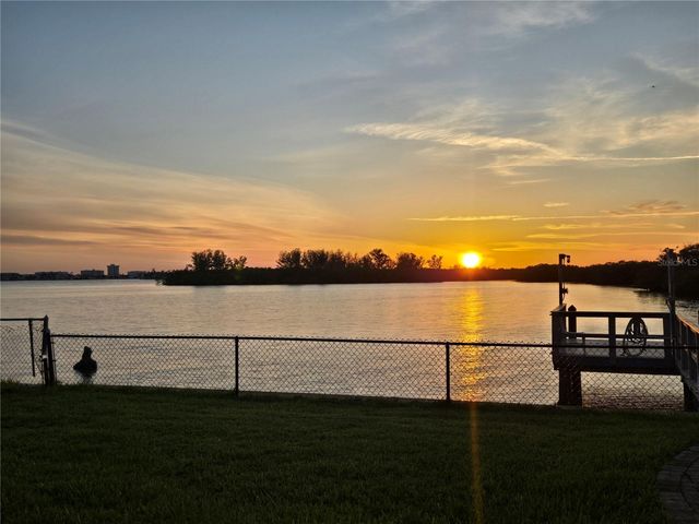 5694 OAKHURST DRIVE, Seminole, FL 33772