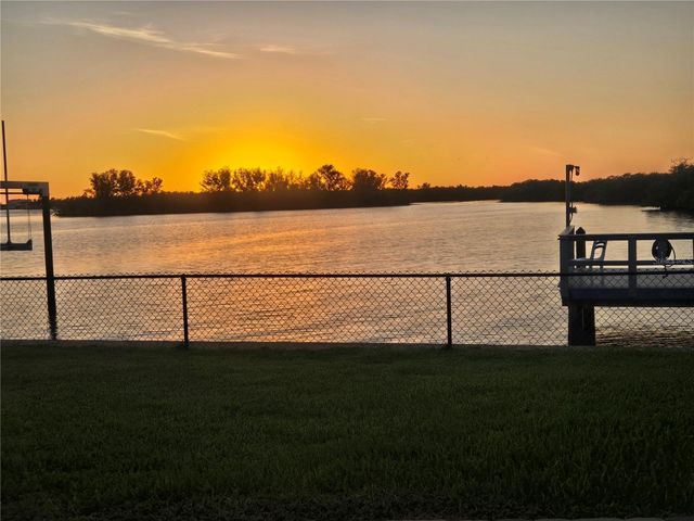 5694 OAKHURST DRIVE, Seminole, FL 33772