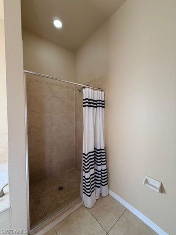 360 SW 24th PL, Cape Coral, FL 33991