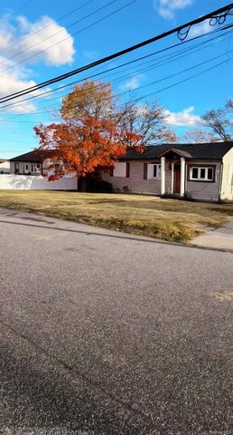 284 15th Street, West Babylon, NY 11704