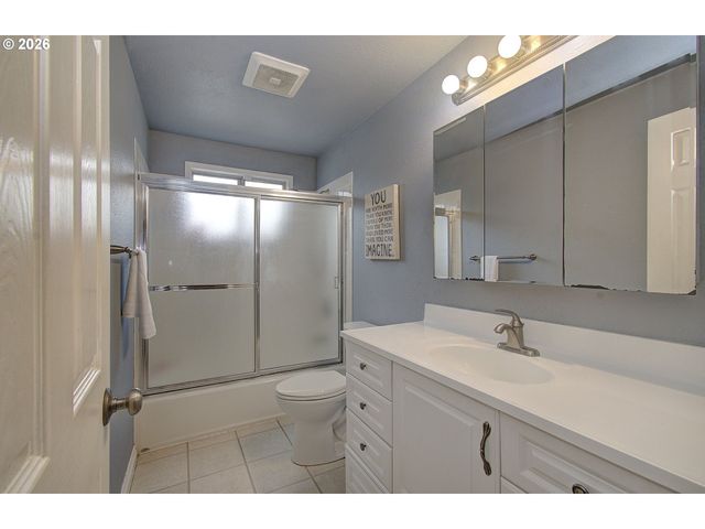 11612 Sw 49TH Ave, Portland, OR 97219